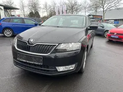 Schwarz Gebraucht 2014 Skoda Rapid Ambition Kombi | 7.900 € (Fairer Preis)