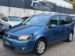 Blau Gebraucht 2015 VW Touran Cup Van / Kleinbus | 8.999 € (Etwas zu teuer)