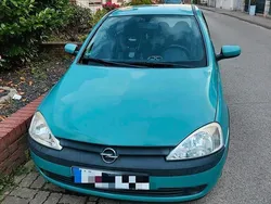 Grün Gebraucht 2001 Opel Corsa Kleinwagen | 1.100 € (Fairer Preis)