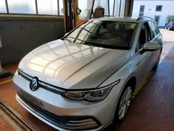 Silber Gebraucht 2021 VW Golf VIII Style Kombi | 15.090 €