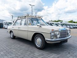 Weiß Gebraucht 1971 Mercedes 200/8 Limousine | 32.900 €