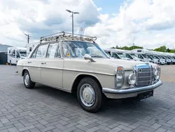 Weiß Gebraucht 1971 Mercedes 200/8 Limousine | 39.900 €