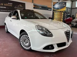 Weiß Gebraucht 2010 Alfa Romeo Giulietta Turismo Kleinwagen | 8.490 € (Teuer)