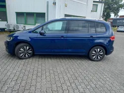 Blau Gebraucht 2023 VW Touran Move Van / Kleinbus | 31.300 € (Guter Preis)