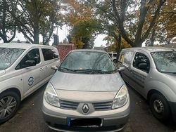 Silber Gebraucht 2004 Renault Scénic II Van / Kleinbus | 1.600 €