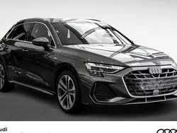 Grau Neu 2025 Audi A3 Sportback e-tron S-Line Limousine | 51.450 € (Teuer)