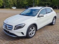 Weiß Gebraucht 2015 Mercedes GLA200 SUV | 12.000 € (Superpreis)