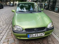 Grün Gebraucht 2000 Opel Corsa Edition Limousine | 950 € (Guter Preis)