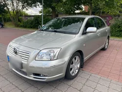 Silber Gebraucht 2003 Toyota Avensis Limousine | 2.490 € (Etwas zu teuer)