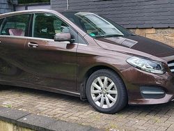 Braun Gebraucht 2015 Mercedes B180 Van / Kleinbus | 12.200 € (Superpreis)
