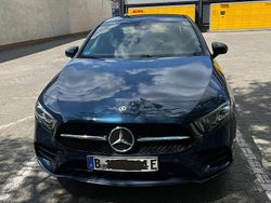 Blau Gebraucht 2021 Mercedes A250 AMG line Limousine | 29.900 € (Etwas zu teuer)