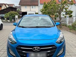 Blau Gebraucht 2016 Hyundai i30 Passion Plus Kombi | 9.500 € (Fairer Preis)