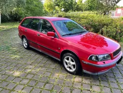 Rot Gebraucht 1998 Volvo V40 Kombi | 850 € (Guter Preis)