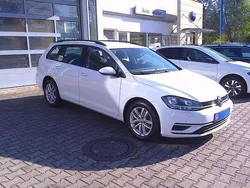 Pure white Gebraucht 2018 VW Golf VII Comfortline Kombi | 12.700 € (Fairer Preis)