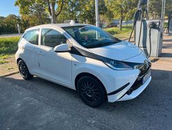 Weiß Gebraucht 2017 Toyota Aygo Kleinwagen | 8.200 € (Fairer Preis)