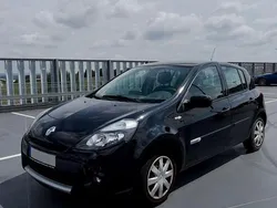 Schwarz Gebraucht 2012 Renault Clio IV Expression Kleinwagen | 3.300 € (Superpreis)