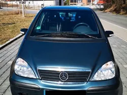 Blau Gebraucht 2004 Mercedes A140 Classic Van / Kleinbus | 1.790 € (Fairer Preis)