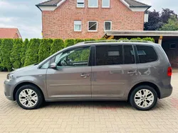 Grau Gebraucht 2012 VW Touran Life Van / Kleinbus | 6.850 € (Guter Preis)