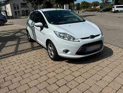 Weiß Gebraucht 2010 Ford Fiesta Kleinwagen | 1.650 € (Fairer Preis)