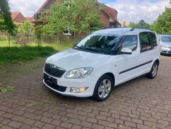 Weiß Gebraucht 2014 Skoda Roomster Ambition Kombi | 3.990 € (Fairer Preis)