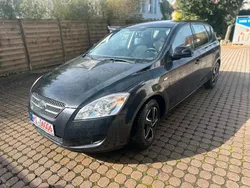Schwarz Gebraucht 2009 Kia Ceed 2 Limousine | 1.999 €