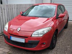 Rot Gebraucht 2009 Renault Mégane III Dynamique Limousine | 6.000 € (Fairer Preis)