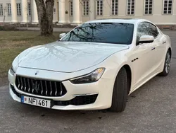 Weiß Gebraucht 2019 Maserati Ghibli GranLusso Coupé | 44.000 € (Teuer)