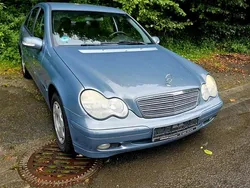 Blau Gebraucht 2004 Mercedes C180 Limousine | 1.950 € (Guter Preis)