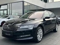 Schwarz Gebraucht 2024 Skoda Superb Ambition Kombi | 33.580 € (Superpreis)