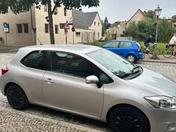 Grau Gebraucht 2011 Toyota Auris Kleinwagen | 5.500 € (Fairer Preis)