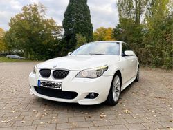 Weiß Gebraucht 2007 BMW 530 M Sport Limousine | 18.000 €