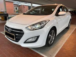 Weiß Gebraucht 2015 Hyundai i30 Trend Limousine | 7.700 € (Fairer Preis)