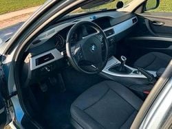Blau Gebraucht 2012 BMW 318 Kombi | 3.800 € (Superpreis)