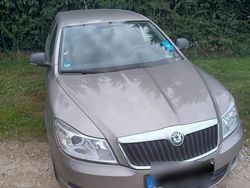 Beige Gebraucht 2011 Skoda Octavia Comfort Kombi | 2.850 €