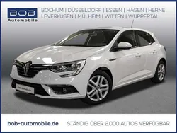 Weiß Gebraucht 2018 Renault Mégane IV Play Limousine | 13.490 € (Etwas zu teuer)