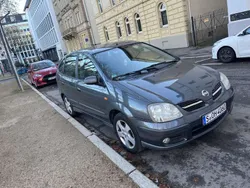 Grau Gebraucht 2003 Nissan Almera Tino Acenta Van / Kleinbus | 1.900 €