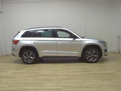 Silber Gebraucht 2021 Skoda Kodiaq SportLine SUV | 21.590 € (Fairer Preis)
