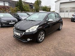 Gebraucht 2013 Peugeot 208 Allure Kleinwagen | 6.990 € (Etwas zu teuer)