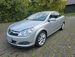 Grau Gebraucht 2007 Opel Astra Cabriolet Cabrio | 3.500 € (Fairer Preis)