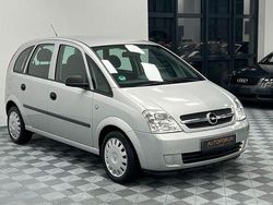 Silber Gebraucht 2003 Opel Meriva Basis Van / Kleinbus | 4.444 €
