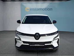 Weiß Gebraucht 2022 Renault Mégane Limousine | 20.799 € (Guter Preis)