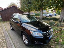 Schwarz Gebraucht 2011 VW Tiguan Trendline SUV | 11.900 € (Etwas zu teuer)