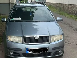 Grau Gebraucht 2006 Skoda Fabia Kombi | 2.000 € (Teuer)