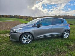Grau Gebraucht 2016 Renault Clio IV Kleinwagen | 8.300 € (Guter Preis)