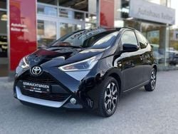 Midnight schwarz mica Gebraucht 2021 Toyota Aygo X-play Kleinwagen | 11.490 € (Fairer Preis)