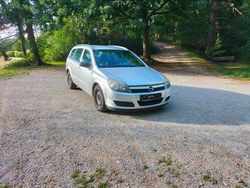 Silber Gebraucht 2004 Opel Astra Kombi | 450 €