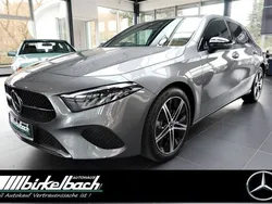 Mountaingrau met. Gebraucht 2024 Mercedes A200 Night Limousine | 32.900 € (Fairer Preis)