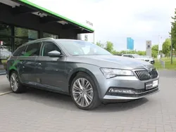 Grau Gebraucht 2022 Skoda Superb Style Kombi | 46.990 €