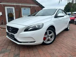 Weiß Gebraucht 2015 Volvo V40 You! Kombi | 11.900 € (Fairer Preis)