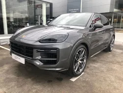 Grau Gebraucht 2024 Porsche Cayenne Turbo E-Hybrid SUV | 192.500 € (Guter Preis)